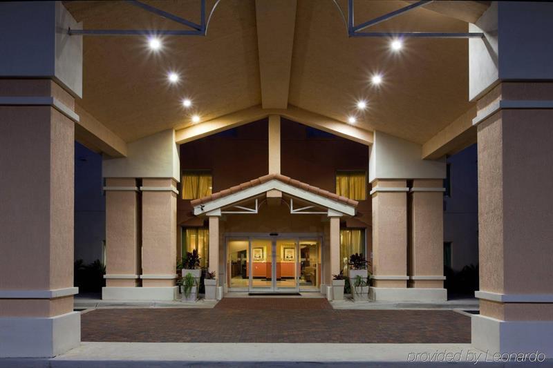 Holiday Inn Express & Suites Pembroke Pines-Sheridan St By Ihg Экстерьер фото